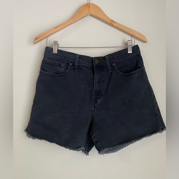 Madewell High-Rise Denim Shorts in Lunar Wash - Picture 4 of 12